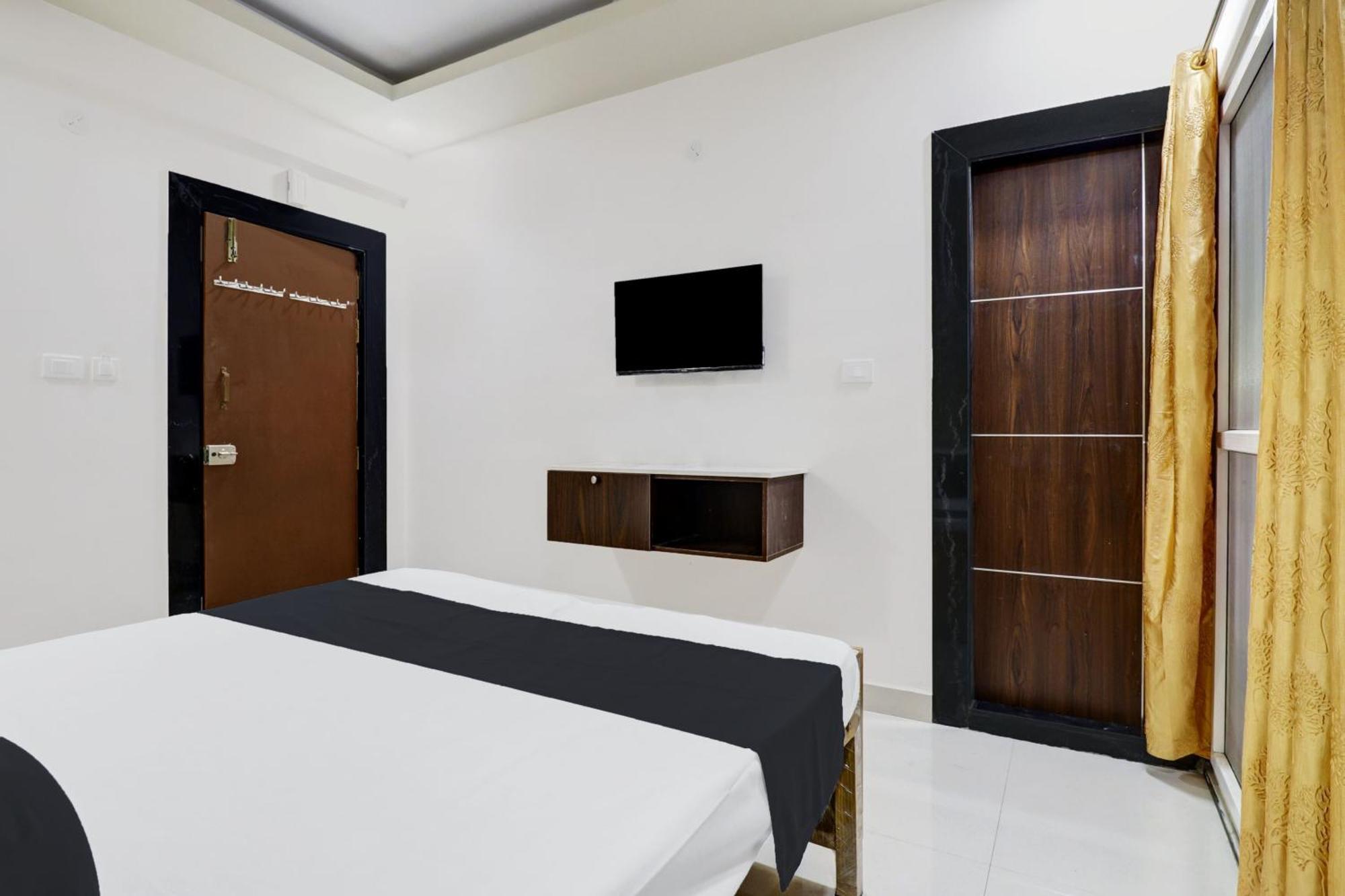 Super Hotel O Sri Harshitha Grand Near Zudio - Star Bazaar, Kundalhalli Gate Bangalore Buitenkant foto
