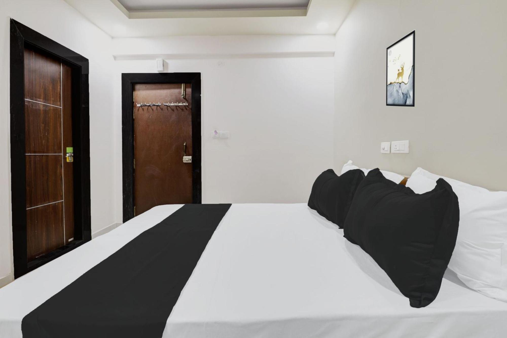 Super Hotel O Sri Harshitha Grand Near Zudio - Star Bazaar, Kundalhalli Gate Bangalore Buitenkant foto