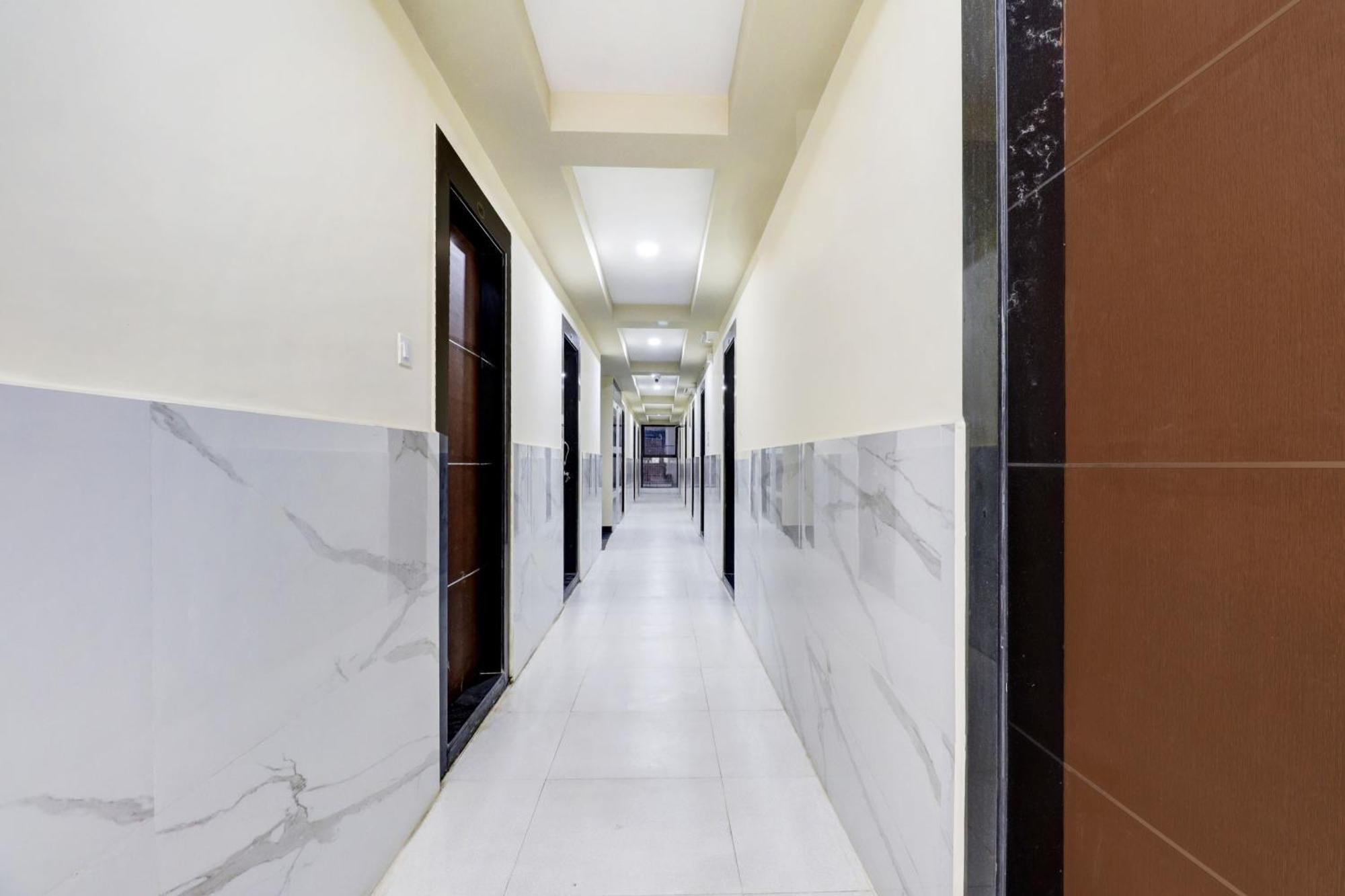 Super Hotel O Sri Harshitha Grand Near Zudio - Star Bazaar, Kundalhalli Gate Bangalore Buitenkant foto