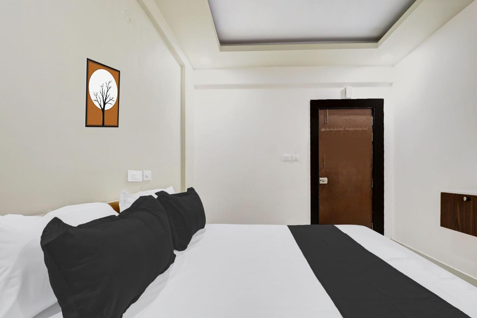 Super Hotel O Sri Harshitha Grand Near Zudio - Star Bazaar, Kundalhalli Gate Bangalore Buitenkant foto